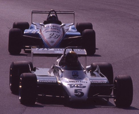 Derek Daly (5, Williams FW08), Jacques Laffite (26, Talbot Ligier JS19)
