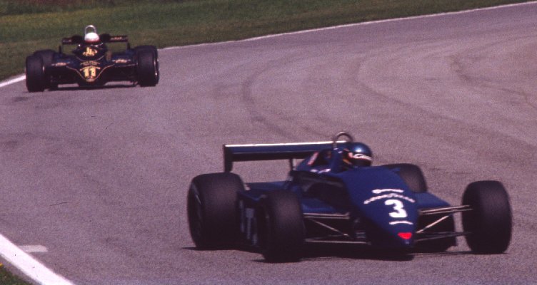 Michele Alboreto (3, Tyrrell 011), Elio de Angelis (11, Lotus 91)
