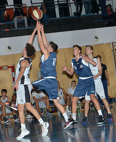 die Bildnummer ist 201910030039