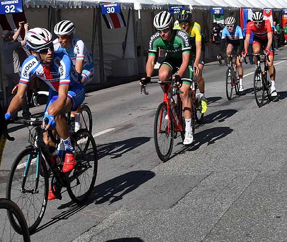 die Bildnummer ist 201809300005