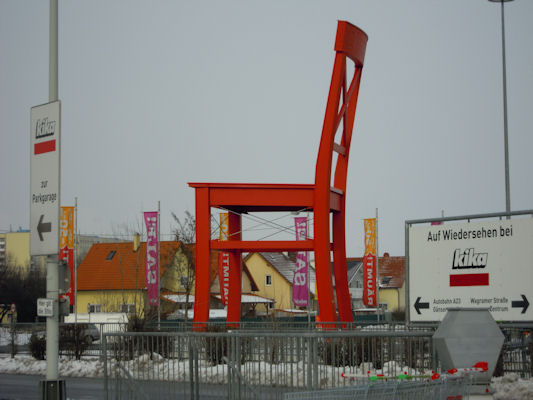 Foto vom 26. Jnner 2010 - Mbel Lutz in der Wagramer Strae