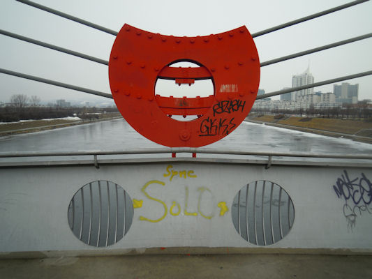 Foto vom 20. Februar 2010 - Brcke ber die neue Donau