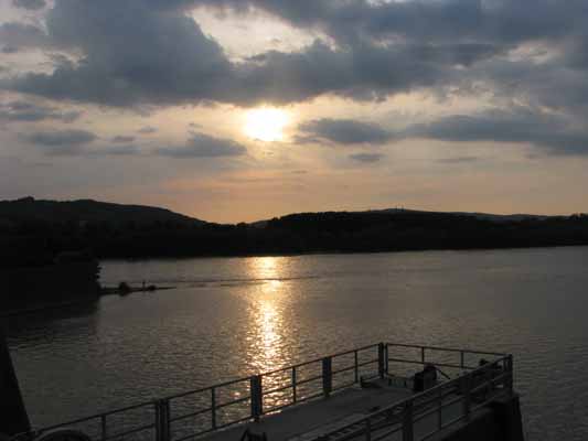 Foto vom 24. Juli 2012 - Sonnenuntergang an der Donau
