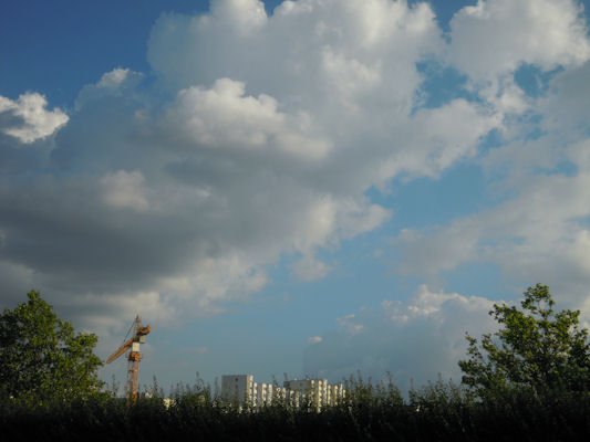 Foto vom 28. Juni 2010 - Wolken überm Rennbahnweg