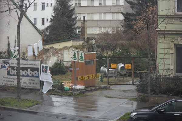 Foto vom 25.Dezember 2014 - Christbaumverkauf in der Donaufelder Strae