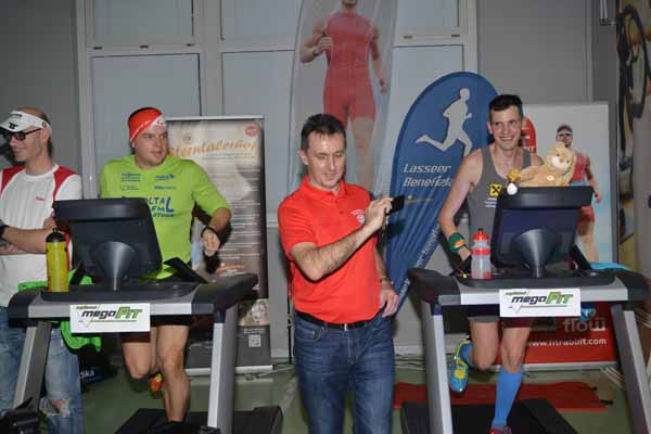 Foto vom 7.Februar 2015 - Weltrekordversuch am Laufband