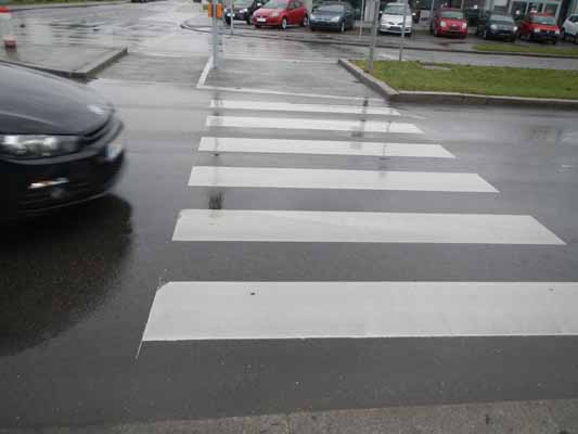 Foto vom 30.Mrz 2015 - Zebrastreifen