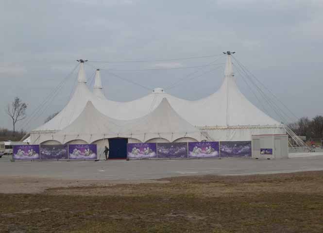 Zirkuszelt