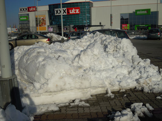 Foto vom 30. November 2010 - Schnee am Parkplatz