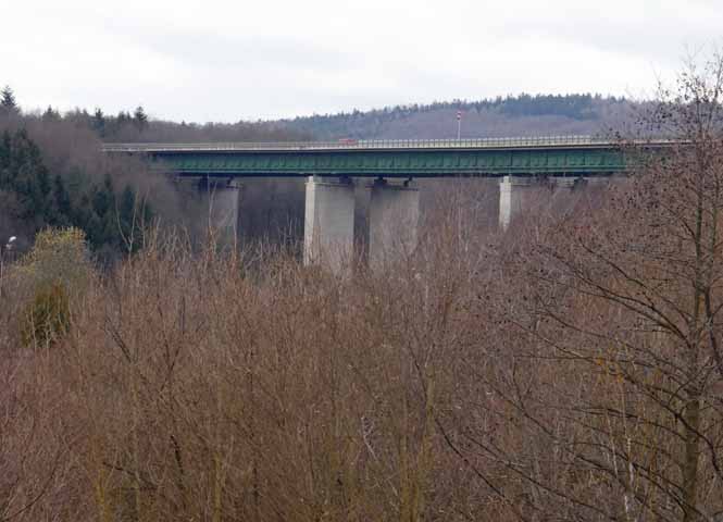 Autobahnbrücke