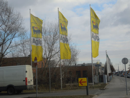 Foto vom 3. Jnner 2011 - Fahnen im Wind