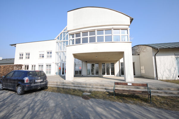 Foto vom 26. Februar 2011 - Gebäude der Marchfeldkanalgesellschaft in Deutsch Wagram
