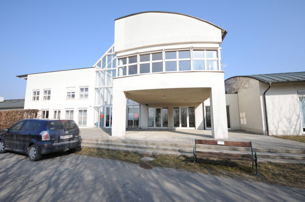 Foto vom 26. Februar 2011 - Gebude der Marchfeldkanalgesellschaft in Deutsch Wagram