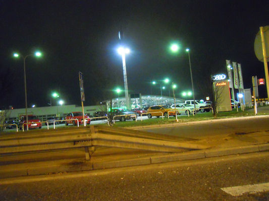 Foto vom 19. Mrz 2011 - Autohndler bei der Abfahrt Hirschstetten
