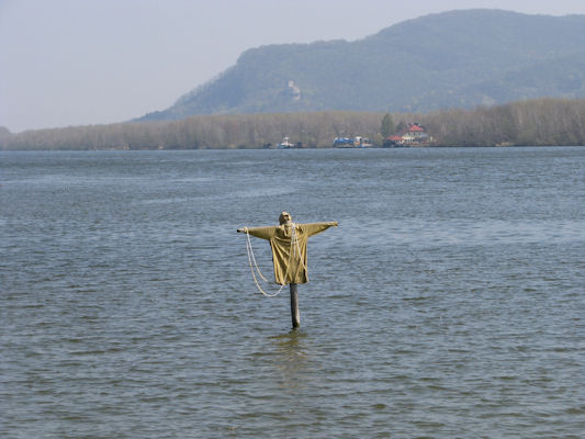 Foto vom 3. April 2011 - Bootsanlegestelle bei Greifenstein