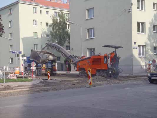 Foto vom 4. August 2011 - Baustelle Ecke Bessemerstrae und Satzingerweg