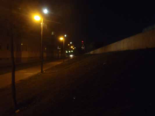 Foto vom 4. Oktober 2011 - Weg an der Schnellbahn