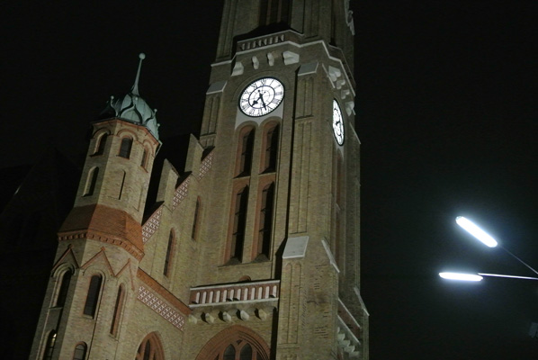 Foto vom 24. November 2011 - Donaufelder Kirche
